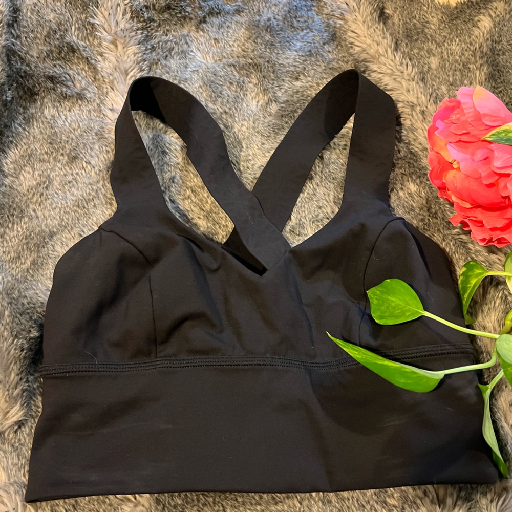 Lululemon workout top/bra